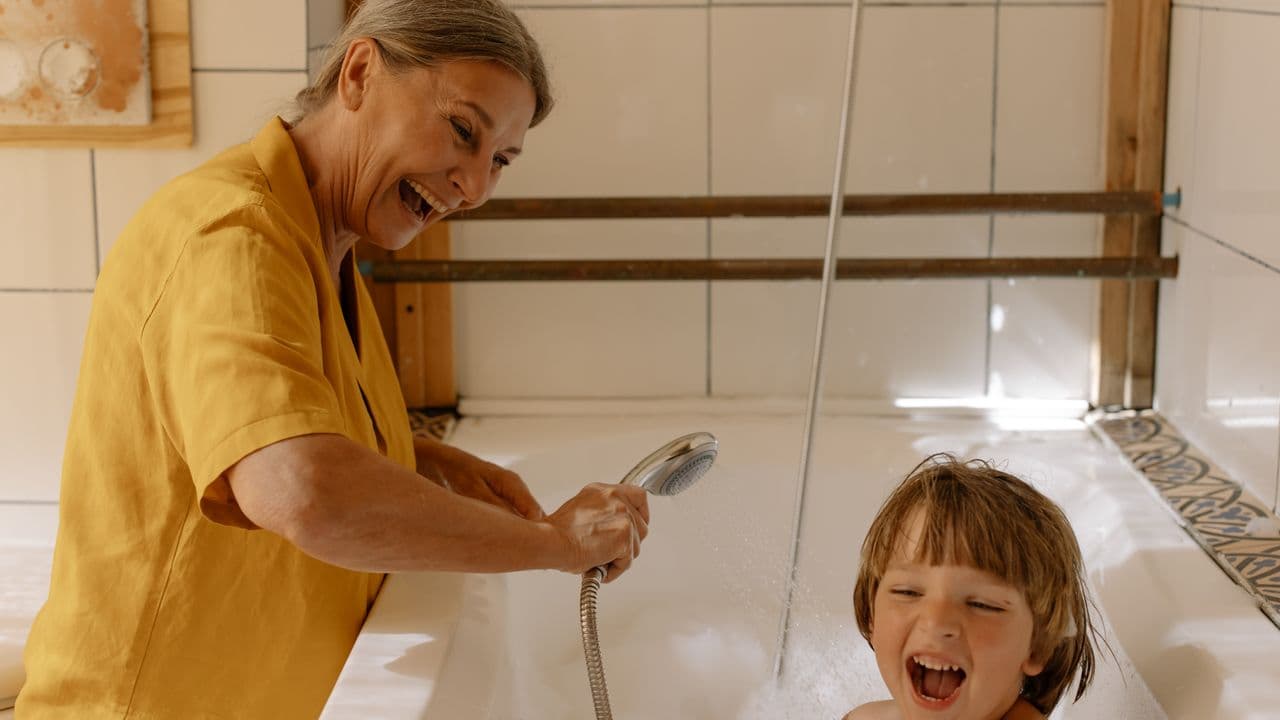 Comment adapter le logement d'un parent âgé ?