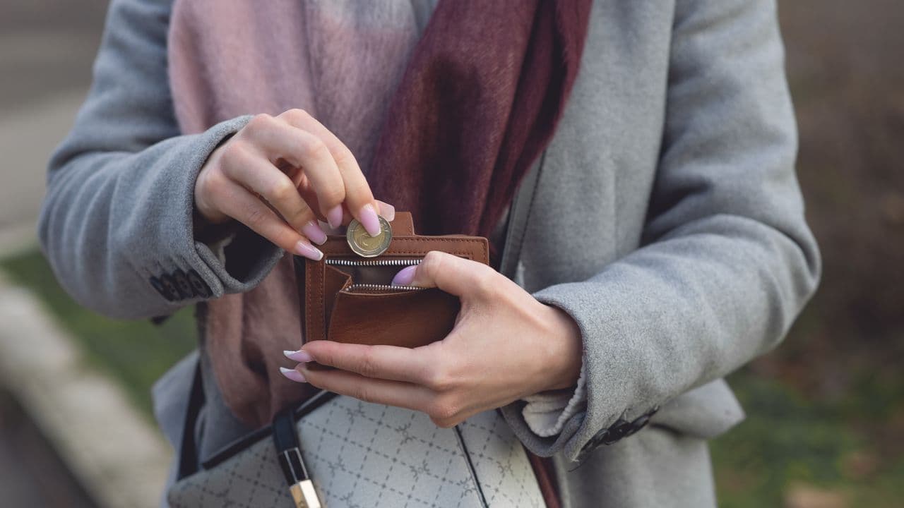 Aidant familial : peut-on être salarié et quels droits à la retraite ?