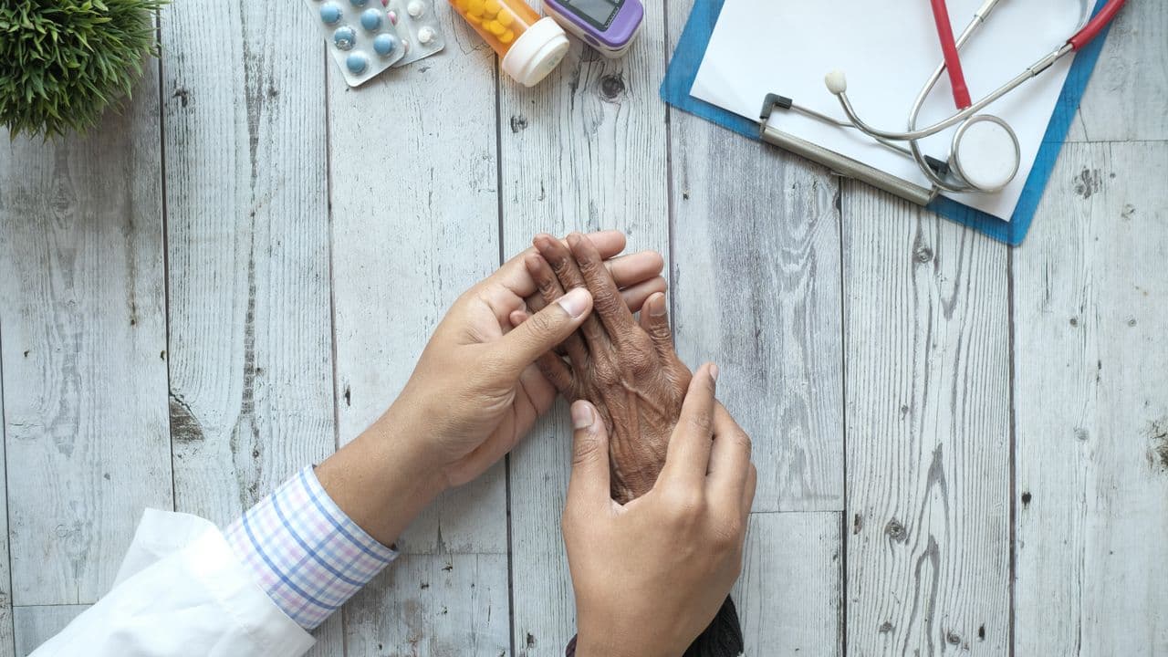 Démence vasculaire : causes, symptômes et évolution