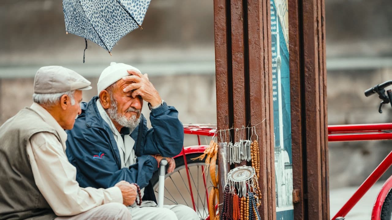 Incontinence de la personne âgée : causes et solutions
