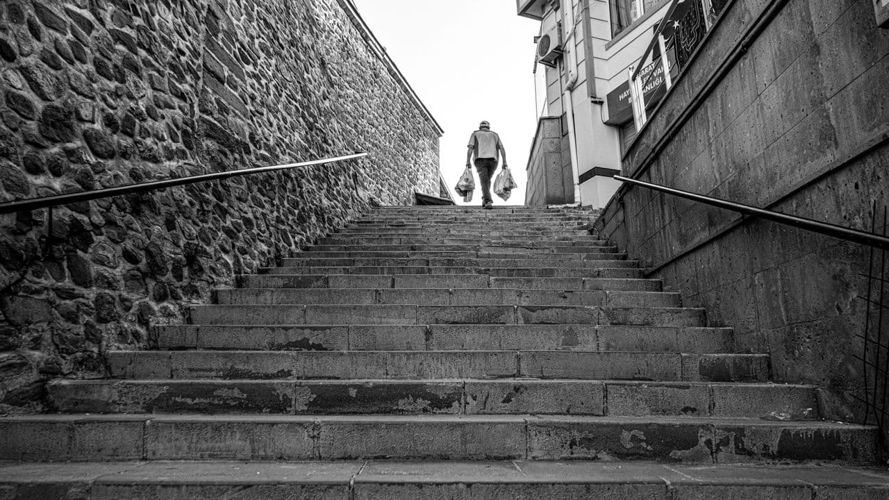 Monte-escalier : modèles (électrique, debout, mobile) et prix