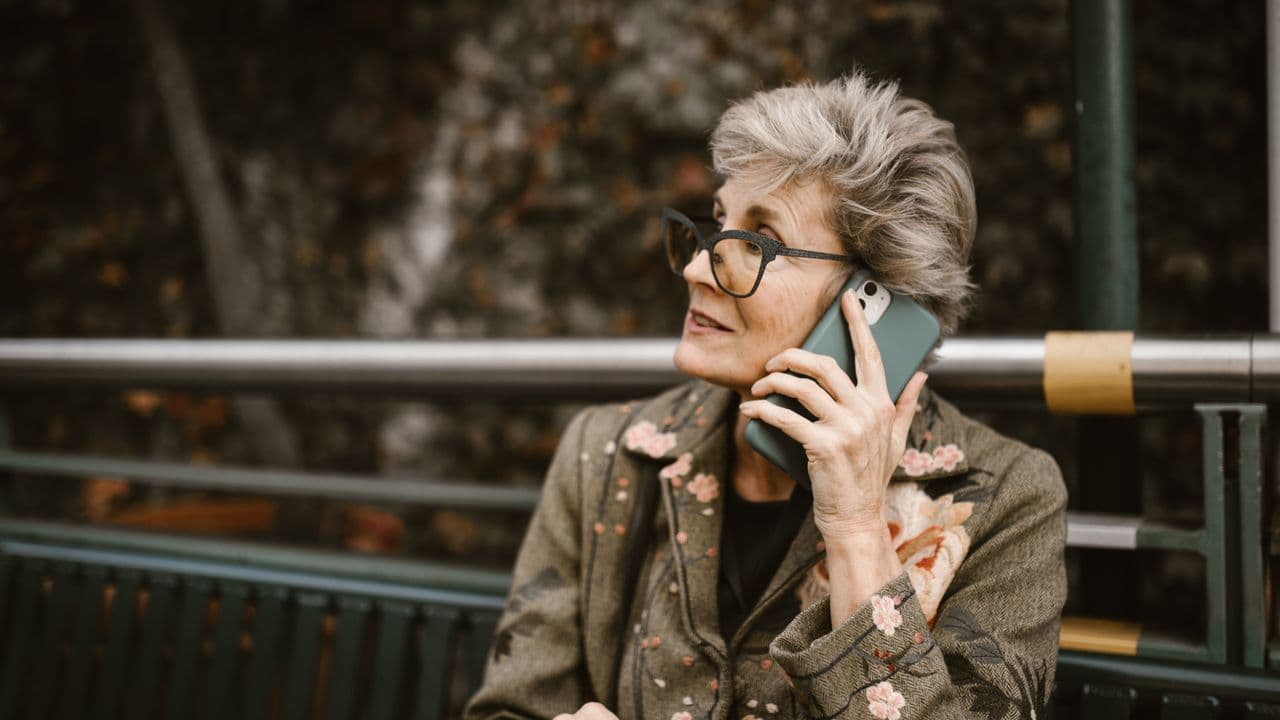 Téléassistance pour personne âgée : comment choisir ?
